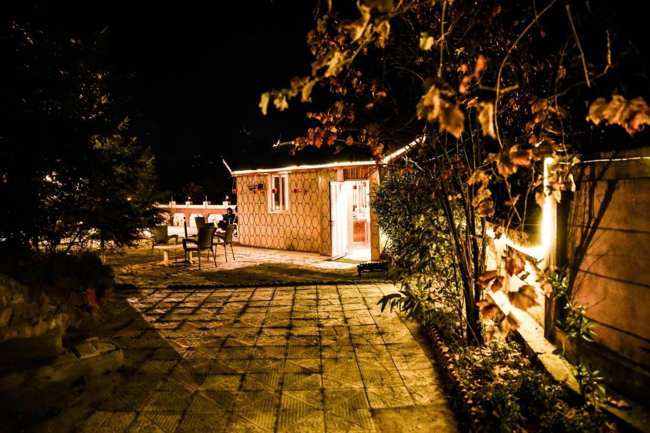 Republika Central Mansehra エクステリア 写真