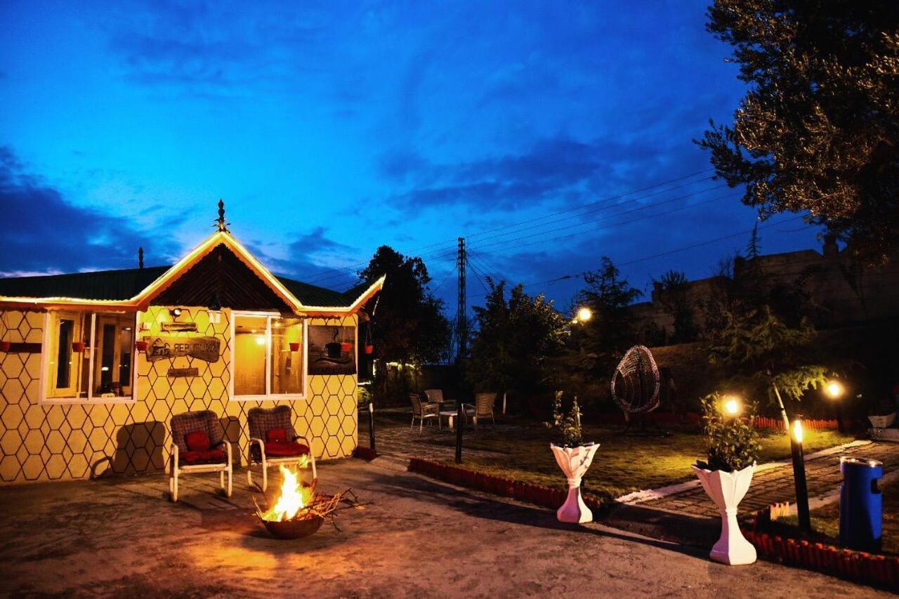 Republika Central Mansehra エクステリア 写真